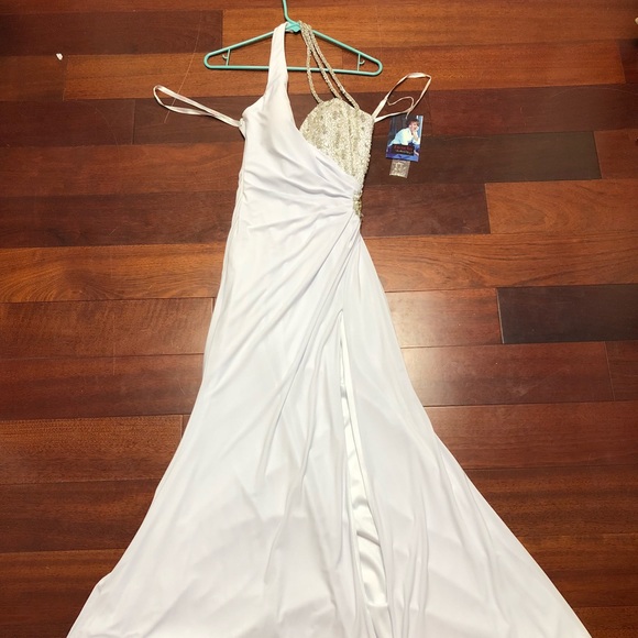 White Jersey Evening Gown - Picture 2 of 7